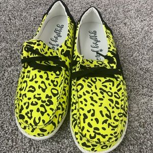 Brand new size 10 sneakers